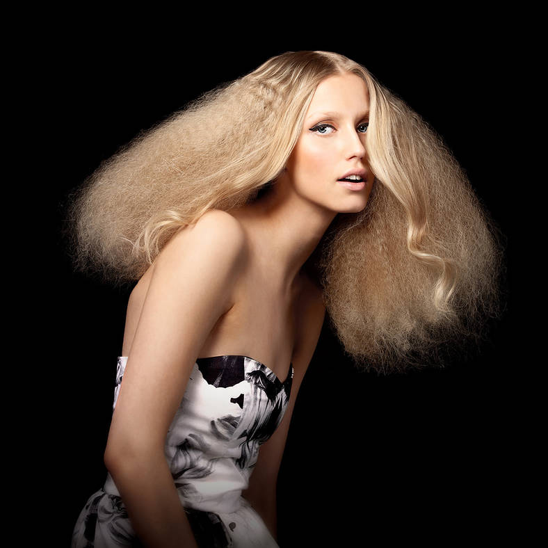 Hair: Q Hair // Make up: Piia Hiltunen / Inka Laitinen // Style: Mirkka Metsola-Ekberg